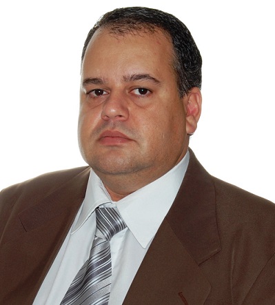 Prof. Dr. Adriano Dias de Carvalho